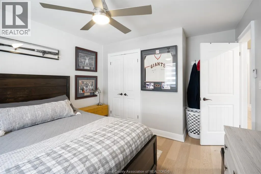 1049 WOODLAND