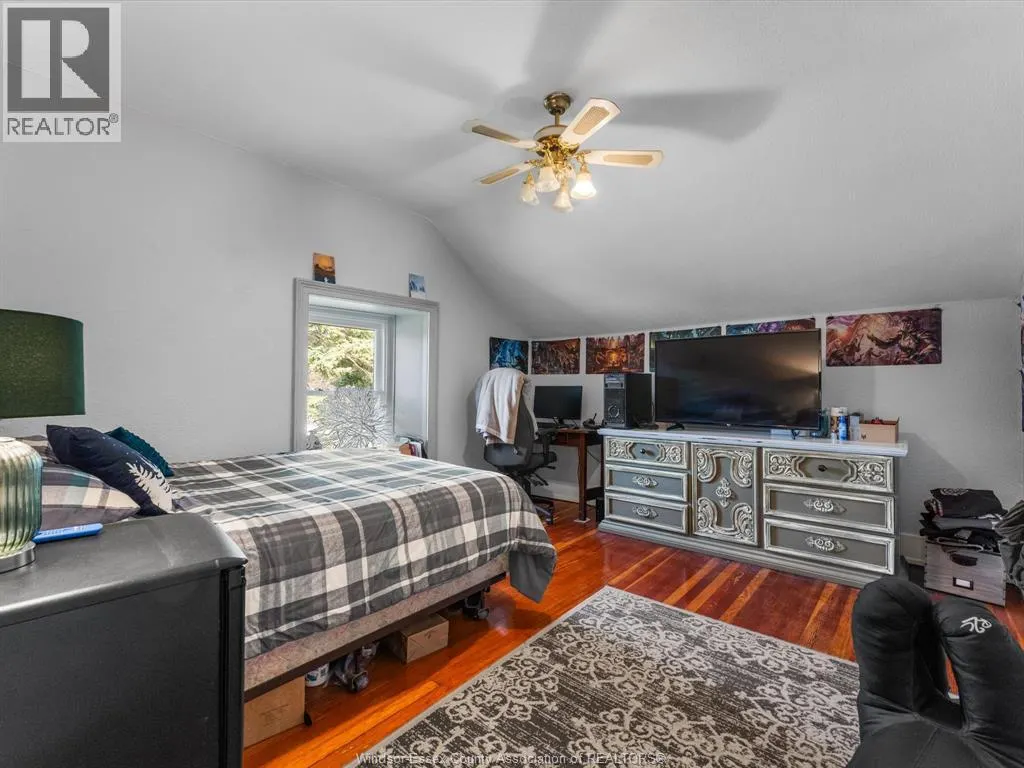 1203 Seacliff DRIVE