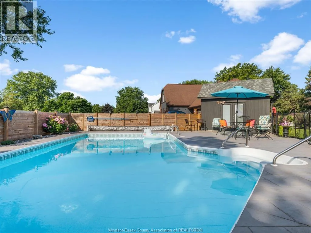 1203 Seacliff DRIVE