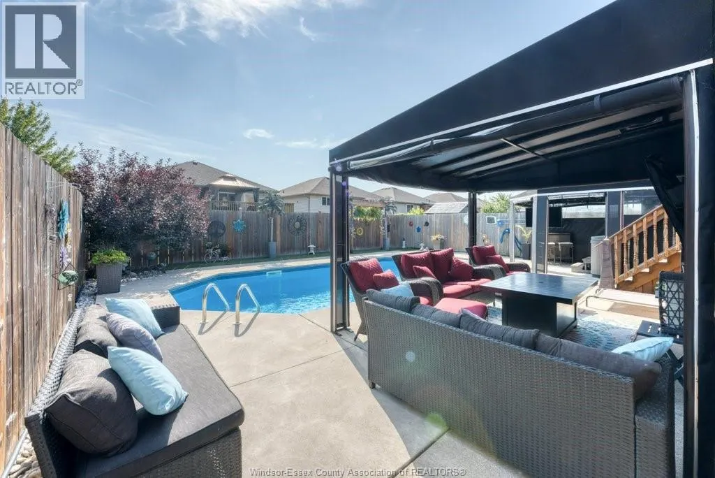 2384 RADCLIFF AVENUE