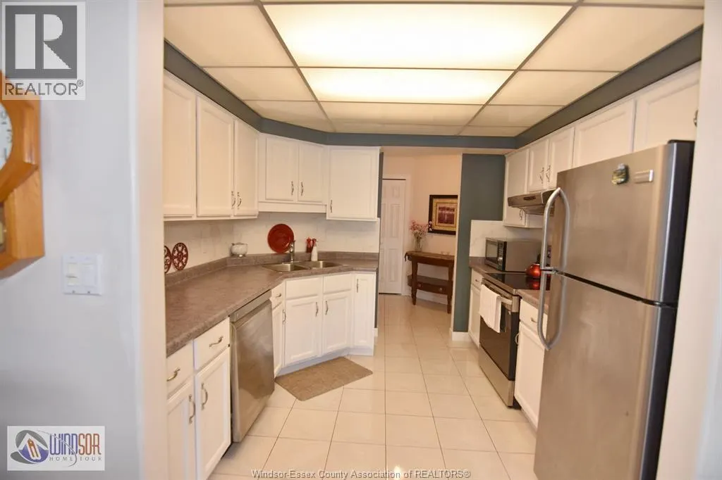 320 VILLAGE GROVE Unit# 206
