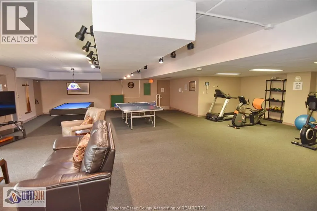 320 VILLAGE GROVE Unit# 206