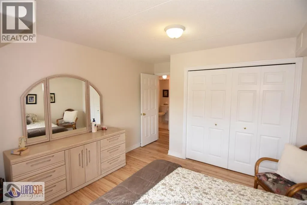 320 VILLAGE GROVE Unit# 206