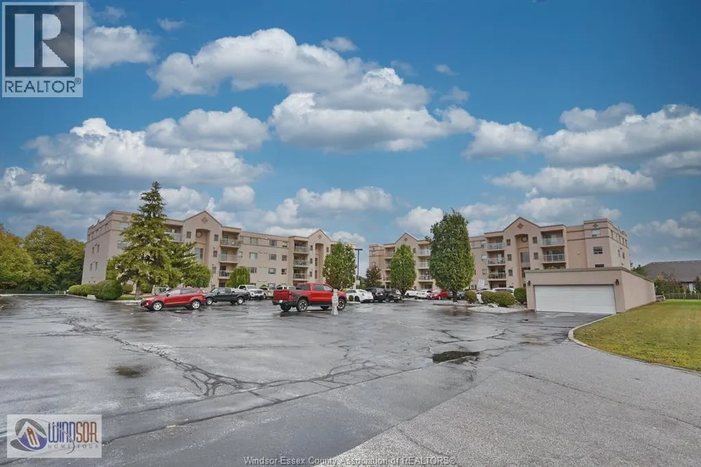320 VILLAGE GROVE Unit# 206