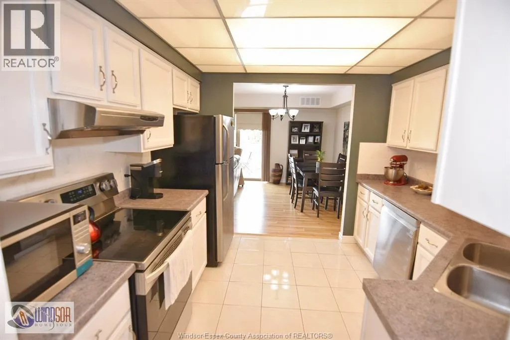320 VILLAGE GROVE Unit# 206