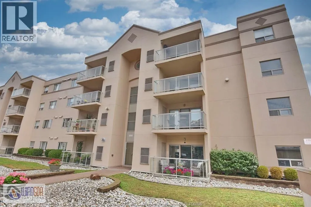 320 VILLAGE GROVE Unit# 206
