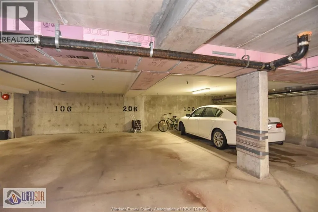 320 VILLAGE GROVE Unit# 206