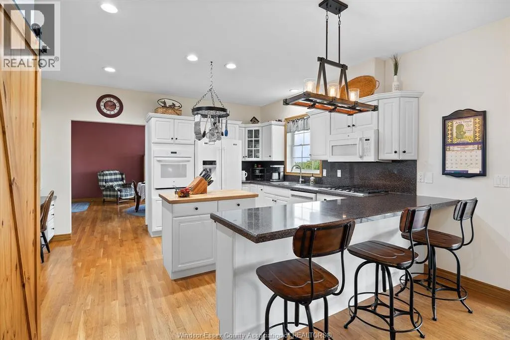 1864 LAKESHORE RD 123
