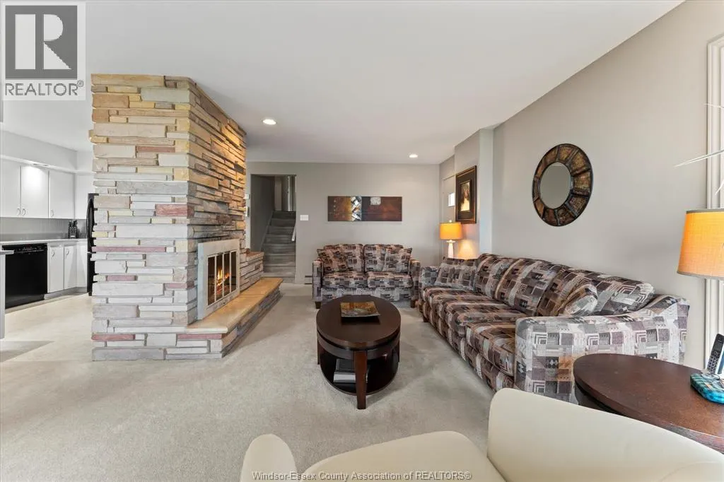 696 Old Tecumseh ROAD