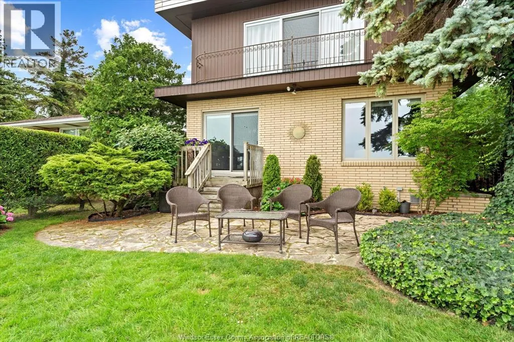 696 Old Tecumseh ROAD