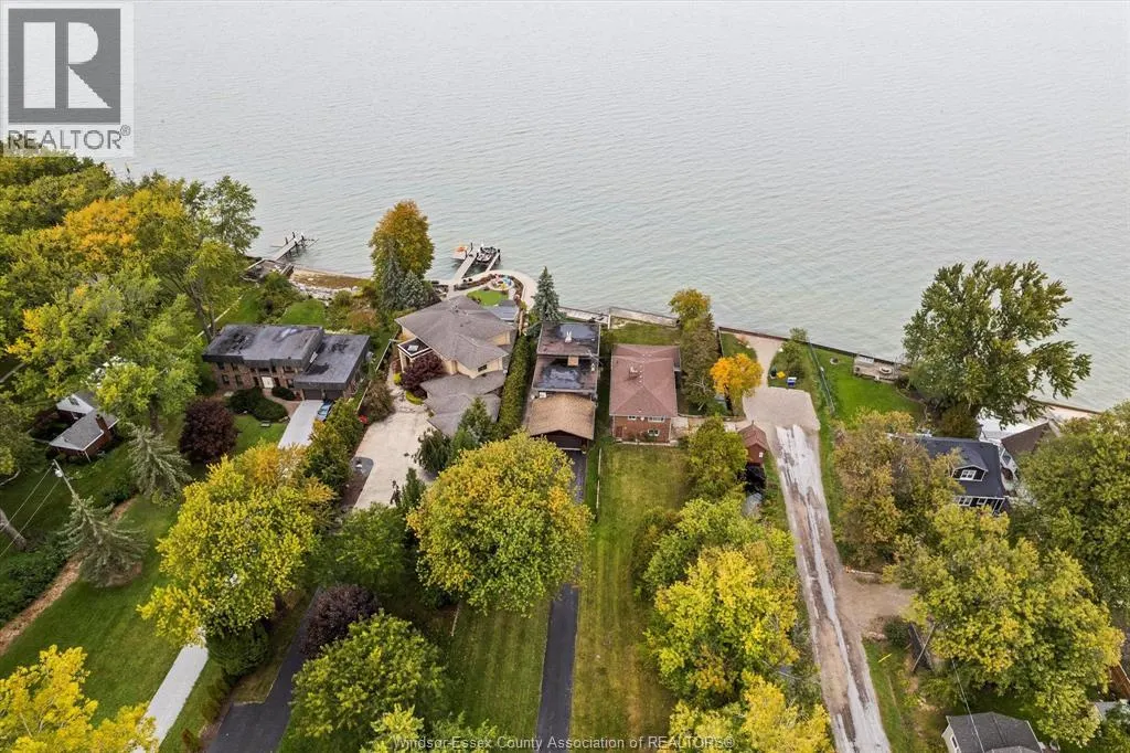 696 Old Tecumseh ROAD