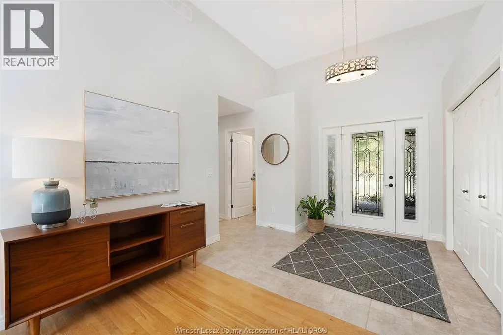 22 TWO CREEKS LANE
