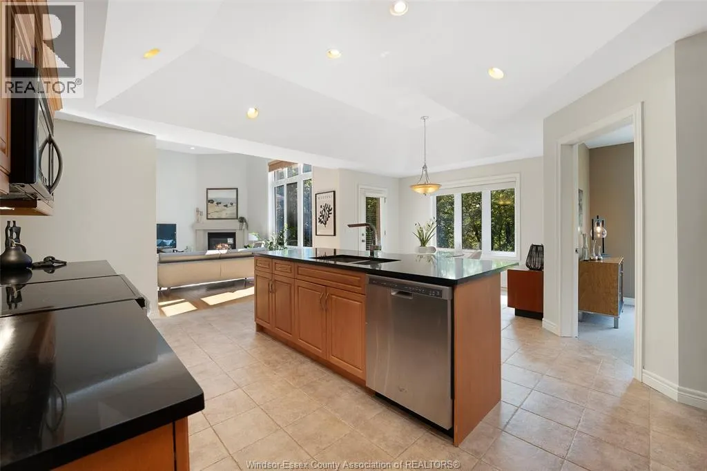 22 TWO CREEKS LANE