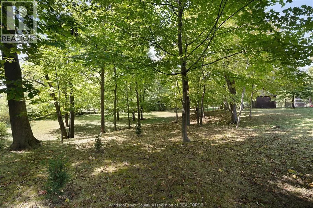 22 TWO CREEKS LANE