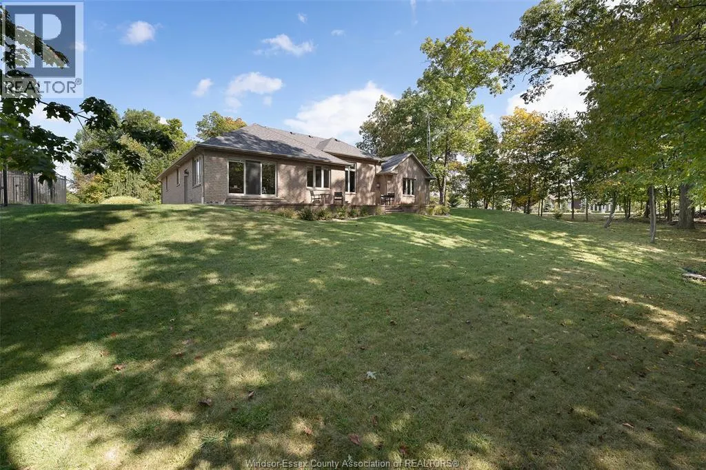 22 TWO CREEKS LANE