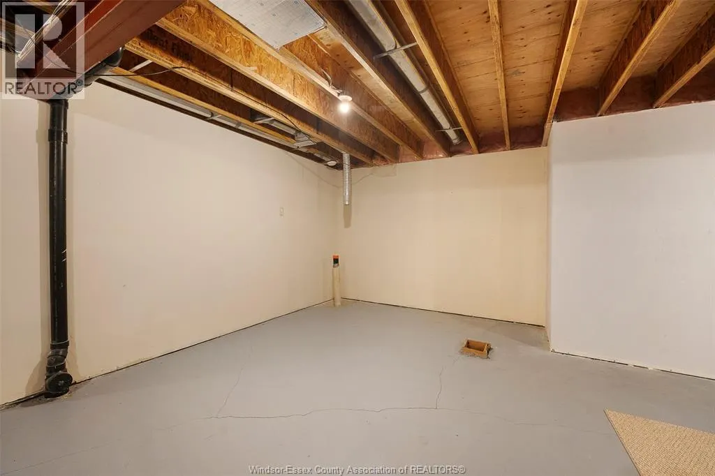 22 TWO CREEKS LANE