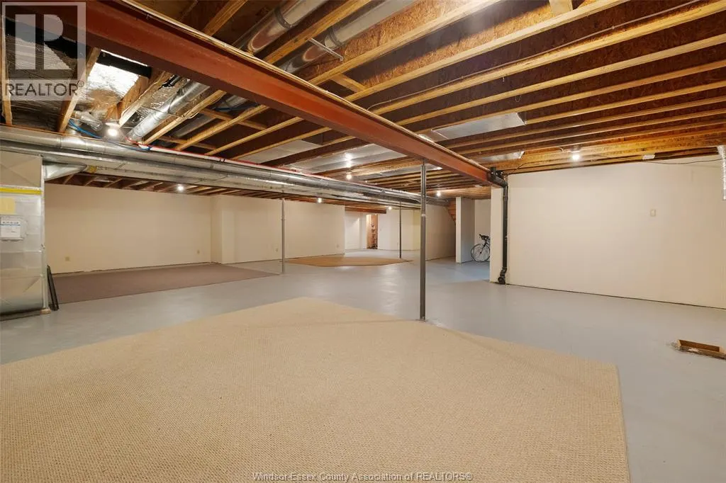 22 TWO CREEKS LANE