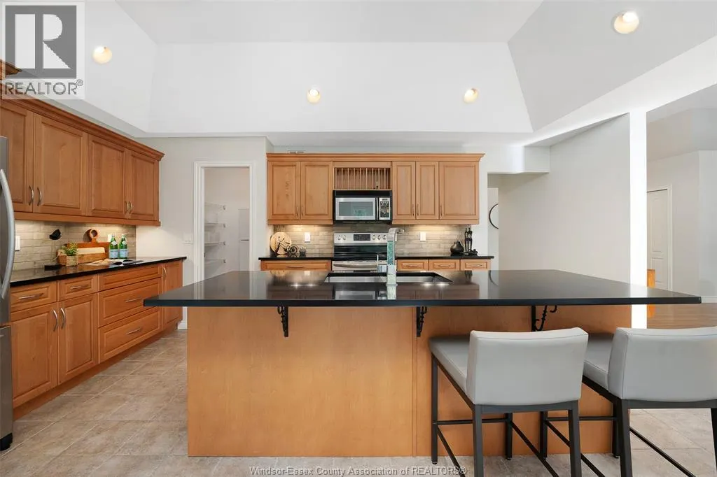22 TWO CREEKS LANE
