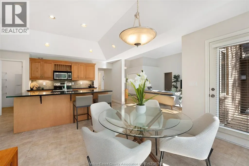 22 TWO CREEKS LANE
