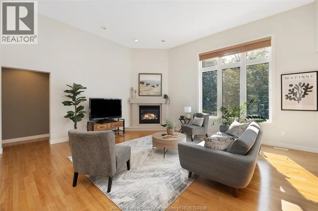 22 TWO CREEKS LANE