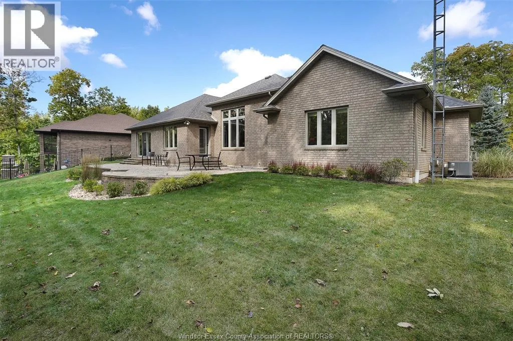 22 TWO CREEKS LANE