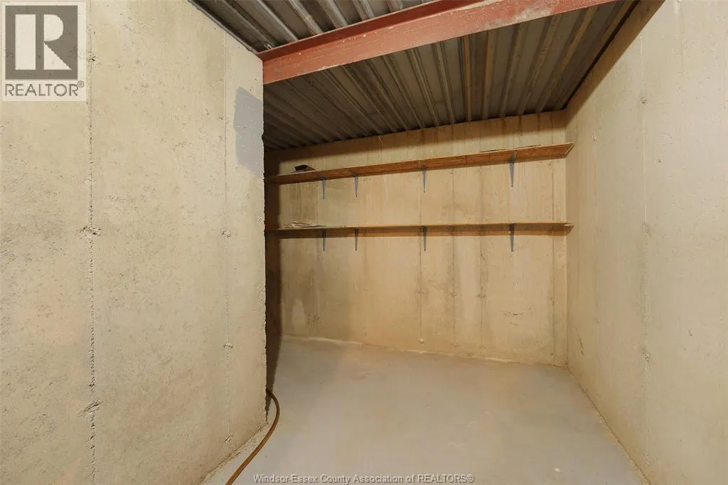 22 TWO CREEKS LANE