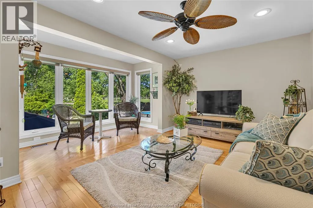 4159 ROSELAND DRIVE