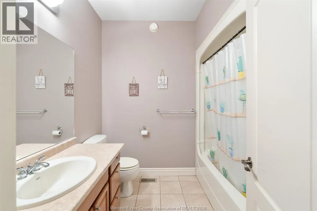 77 Whelan DRIVE Unit# Upper