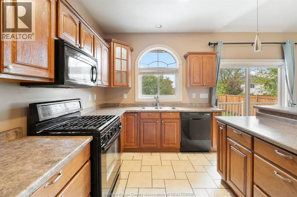 77 Whelan DRIVE Unit# Upper