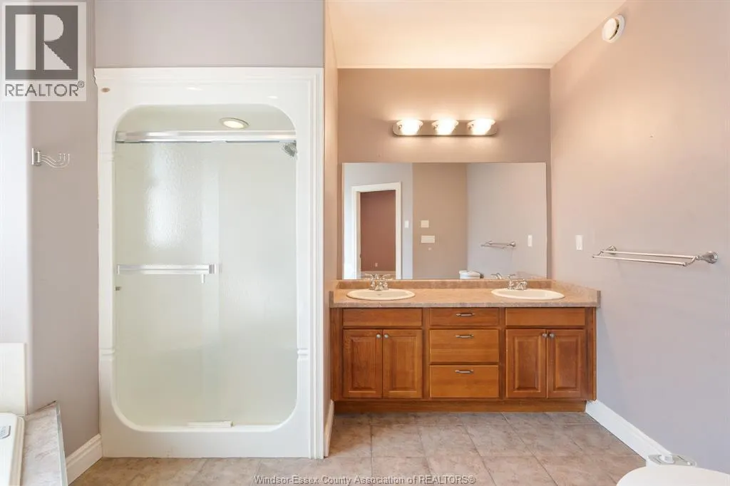 77 Whelan DRIVE Unit# Upper