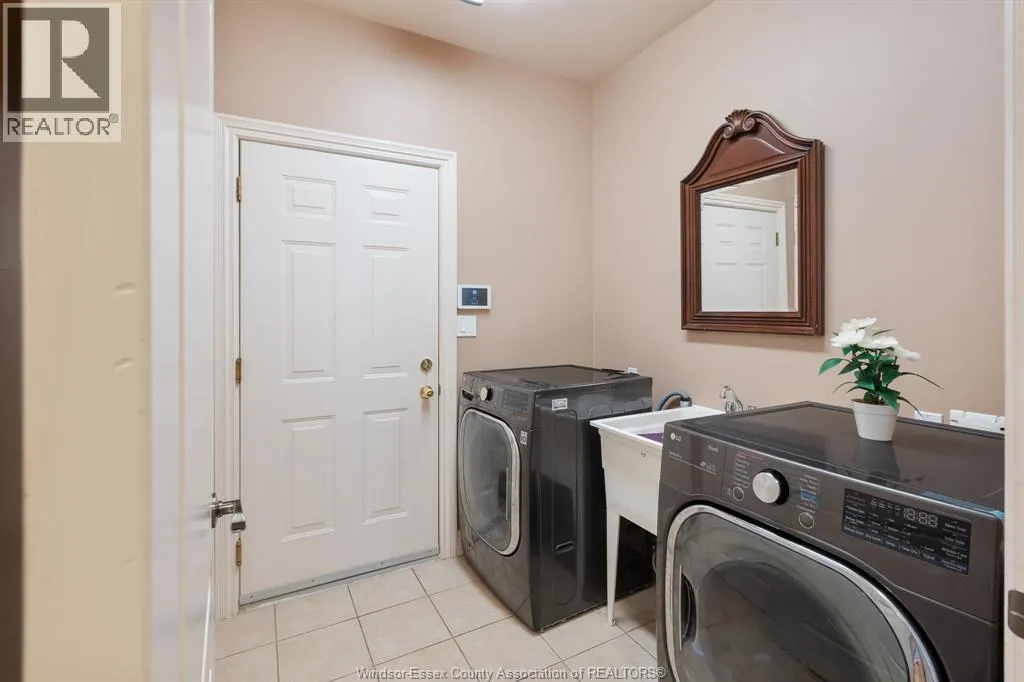 77 Whelan DRIVE Unit# Upper