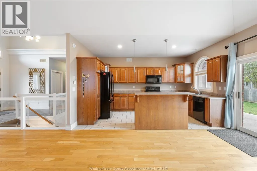 77 Whelan DRIVE Unit# Upper