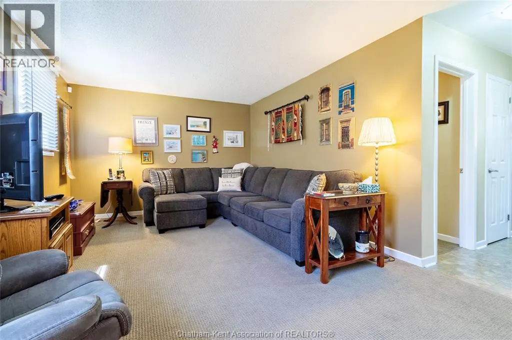 31 PETERBOROUGH DRIVE