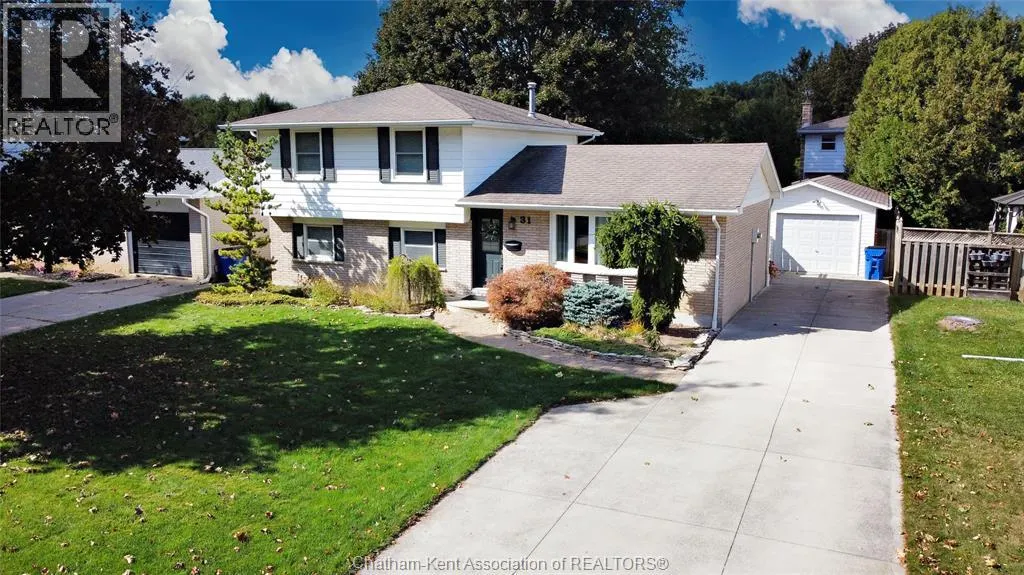 31 PETERBOROUGH DRIVE
