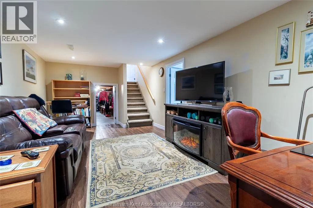 31 PETERBOROUGH DRIVE