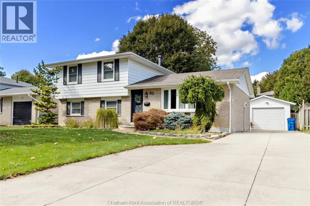 31 PETERBOROUGH DRIVE
