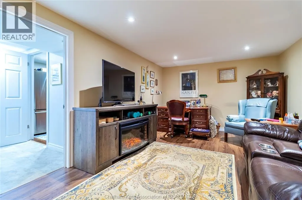 31 PETERBOROUGH DRIVE