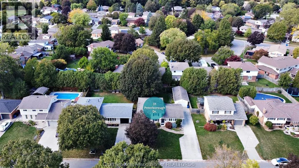31 PETERBOROUGH DRIVE