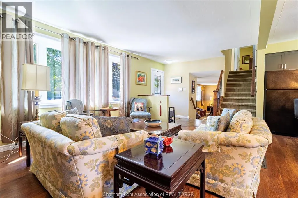 31 PETERBOROUGH DRIVE