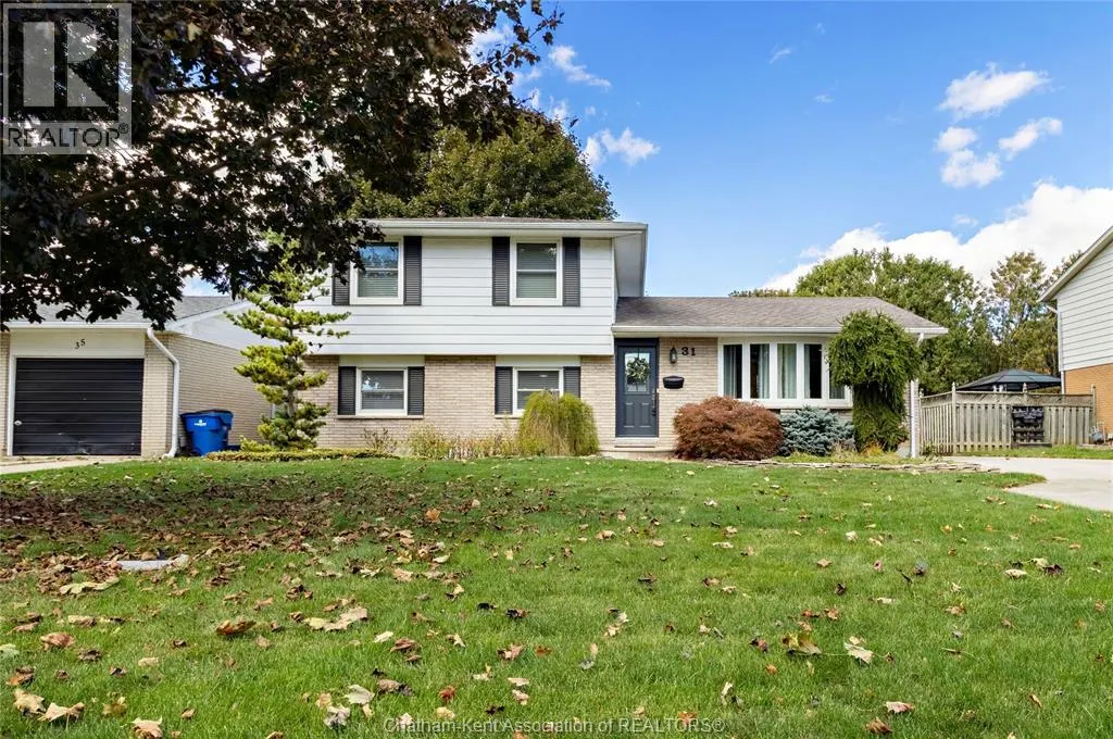 31 PETERBOROUGH DRIVE