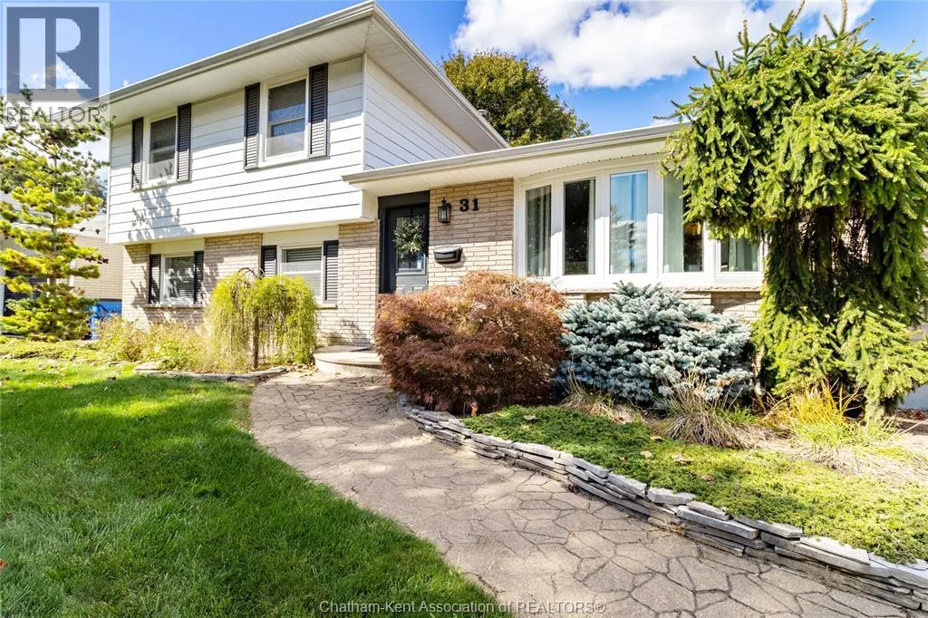 31 PETERBOROUGH DRIVE