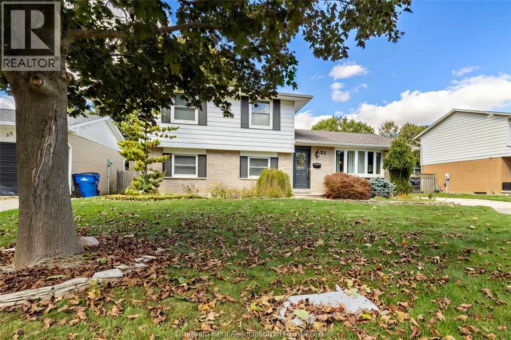 31 PETERBOROUGH DRIVE