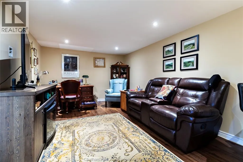 31 PETERBOROUGH DRIVE