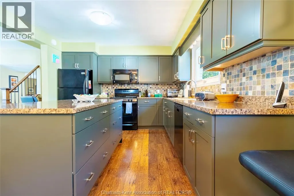 31 PETERBOROUGH DRIVE