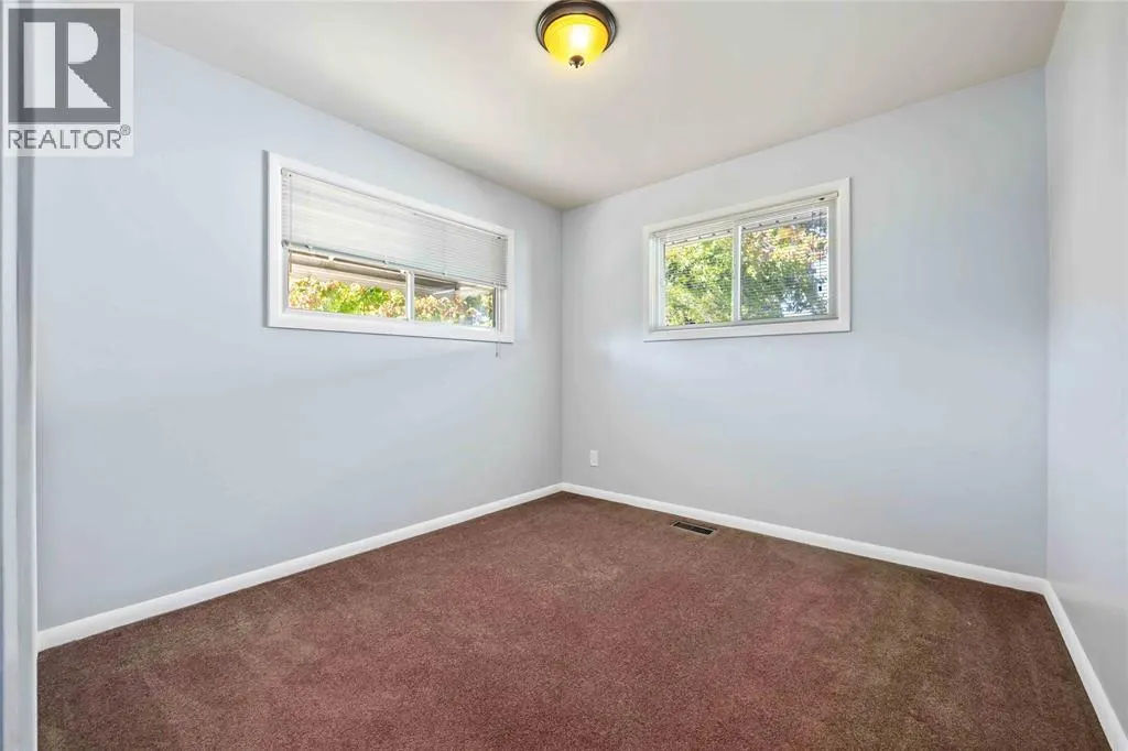 961 Ennisclaire DRIVE