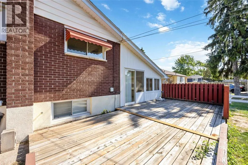 961 Ennisclaire DRIVE