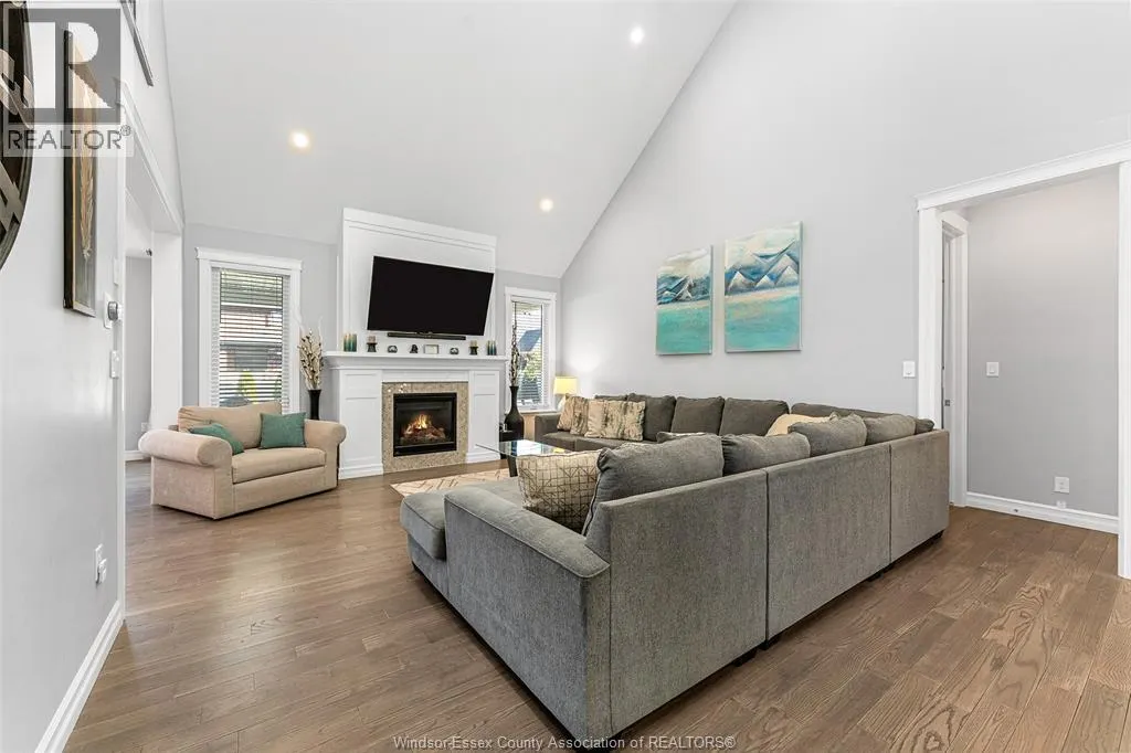 139 Blue Jay CRESCENT