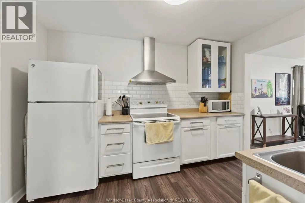 2369 Wellesley