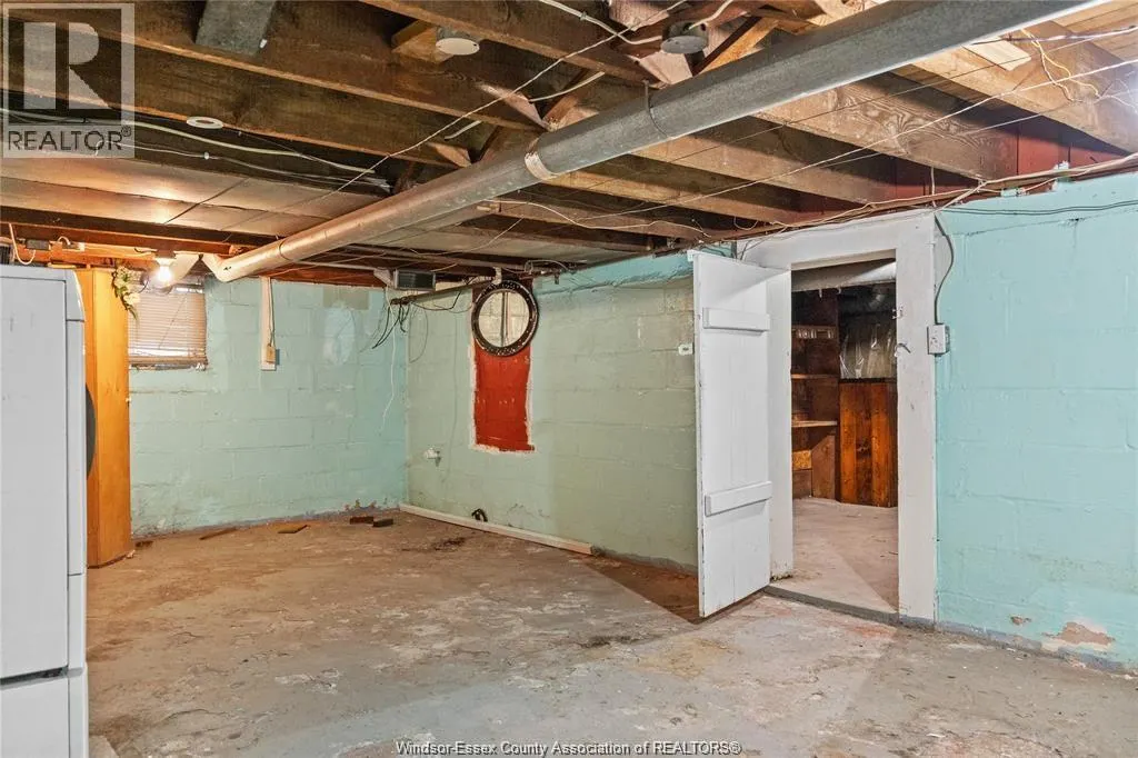 809 Gladstone