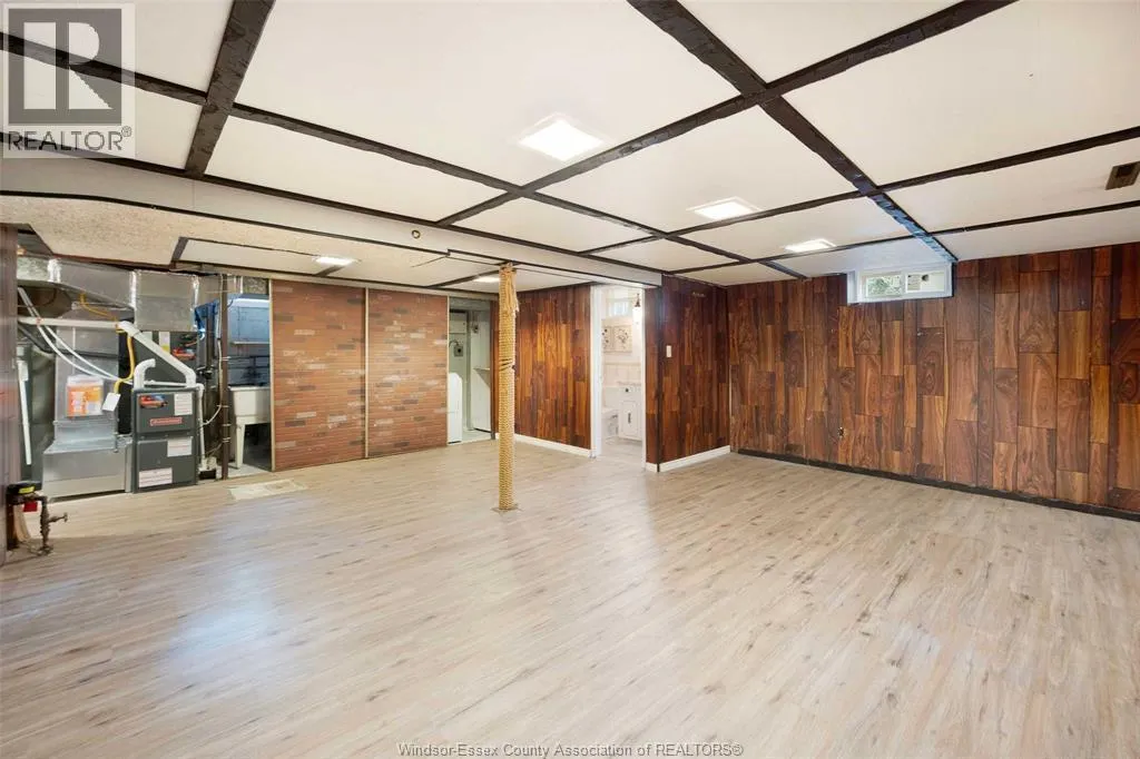 1558 STRATFORD COURT